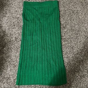 Green fashion nova skirt. Size S. Never worn.